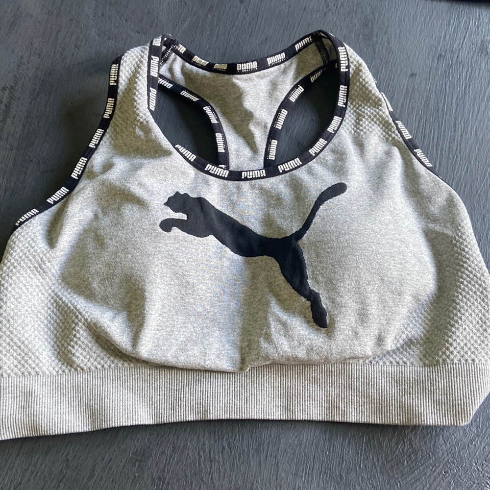 sports bra